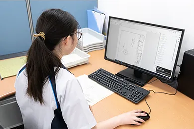 PCでの保管作業の写真